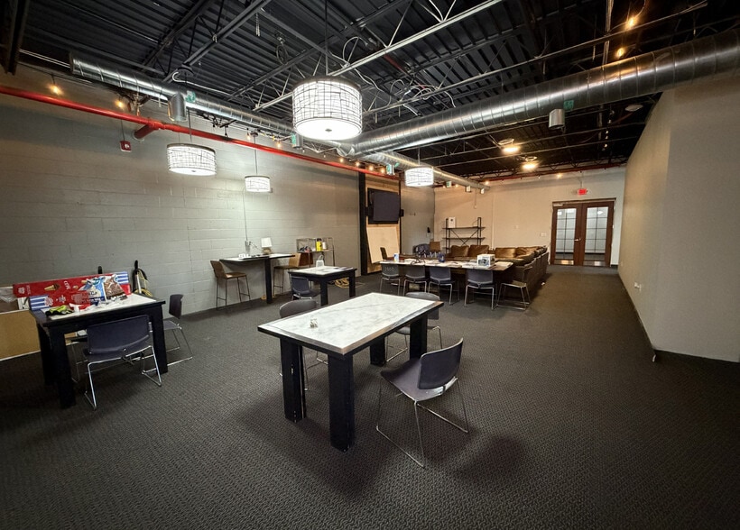 More Photos Of 1820 Iowa Ave, Lorain Warehouse For Sale