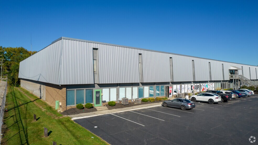 More Photos Of 5075-5095 Westerville Rd, Columbus Warehouse For Lease