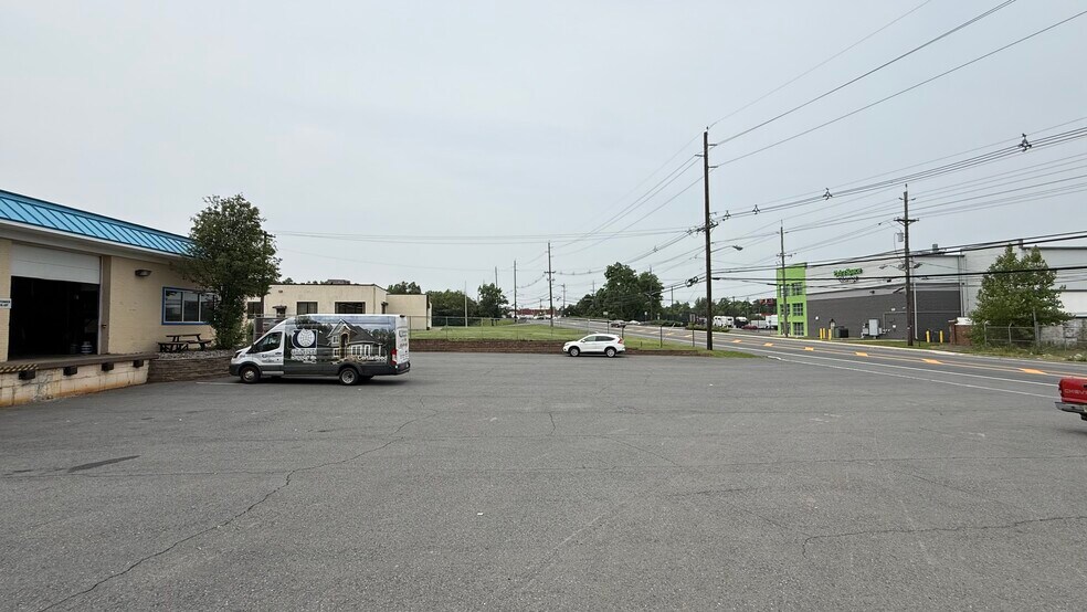 More Photos Of 1002 Jersey Ave, New Brunswick Warehouse For Lease