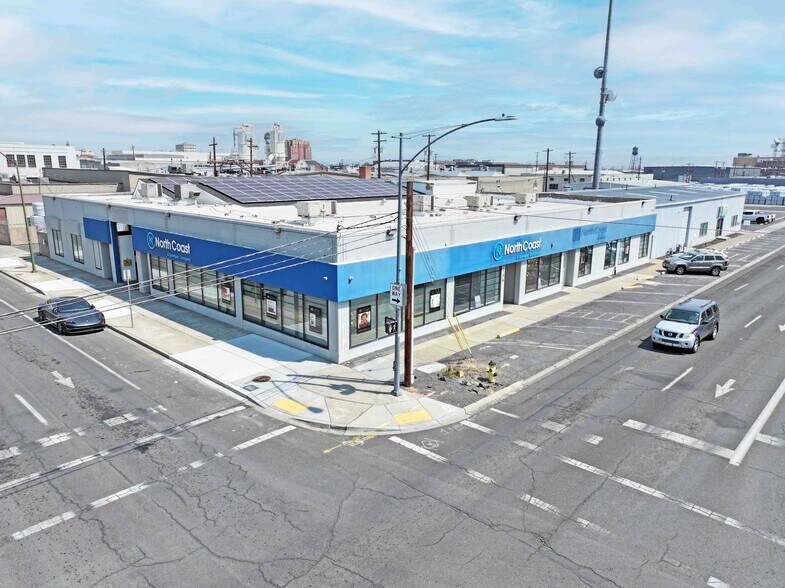 More Photos Of 215 N 3rd Ave, Yakima Office For Sale