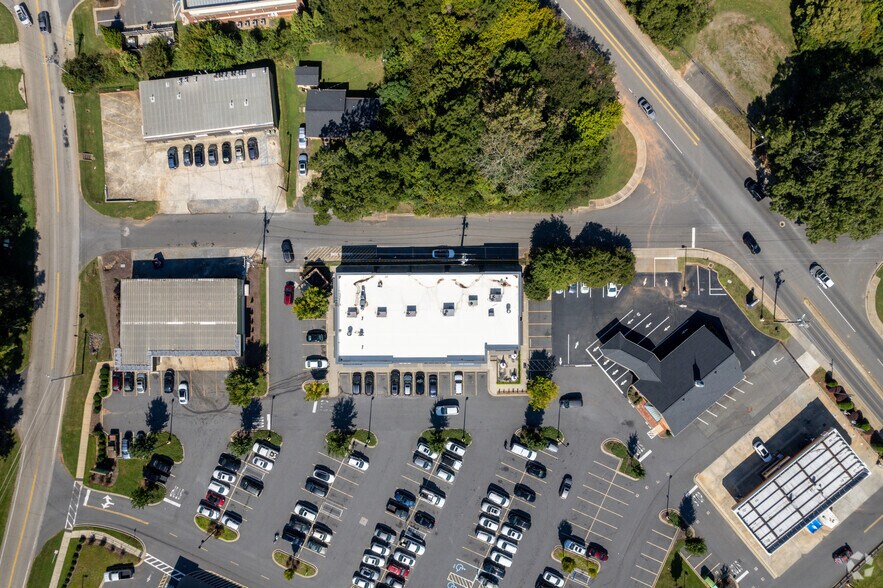 More Photos Of 400 Dobys Bridge Rd, Fort Mill Storefront Retail Office For Lease