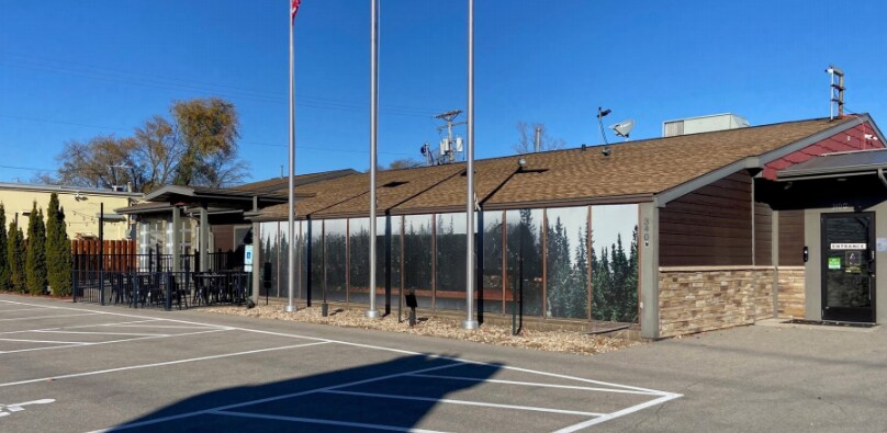 Primary Photo Of 340 W Northland Ave, Grand Chute Restaurant For Sale
