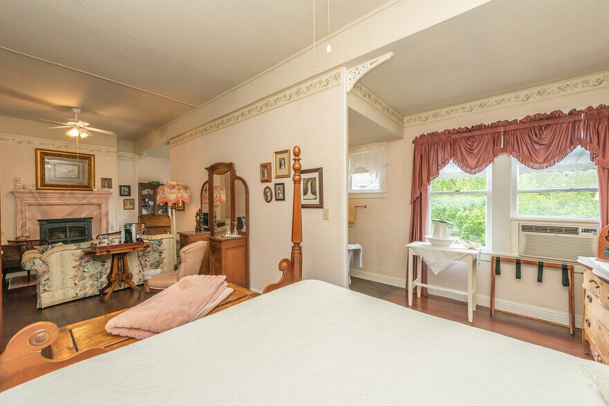 More Photos Of 481 Main St, Weaverville Hotel For Sale