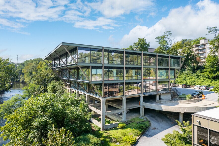 More Photos Of 3 Mill Rd, Wilmington Office For Lease