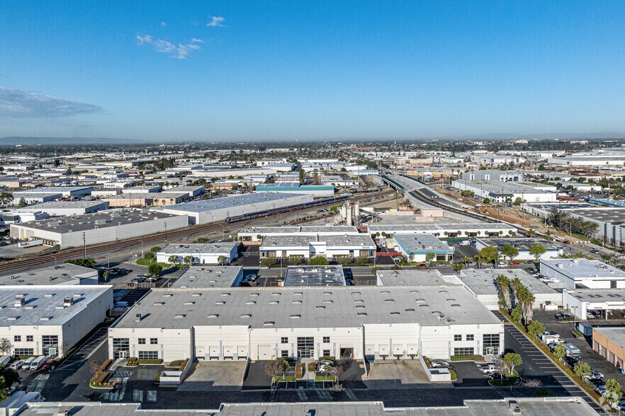 More Photos Of 14051-14055 Stage Rd, Santa Fe Springs Warehouse For Lease