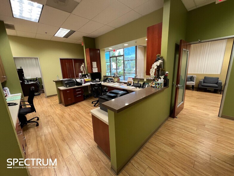 More Photos Of 21060 Centre Pointe Pky, Santa Clarita Medical For Lease