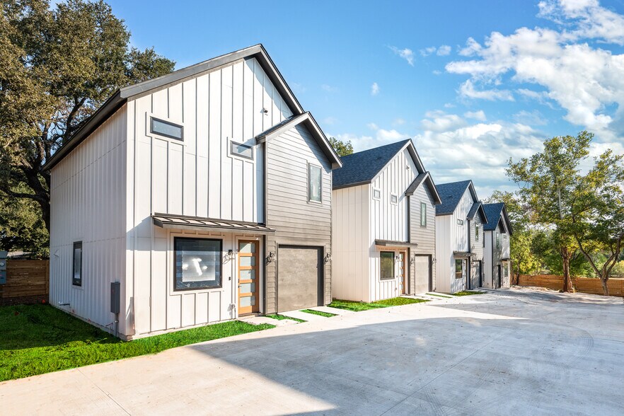 More Photos Of 3001 E 51st St, Austin Apartments For Sale