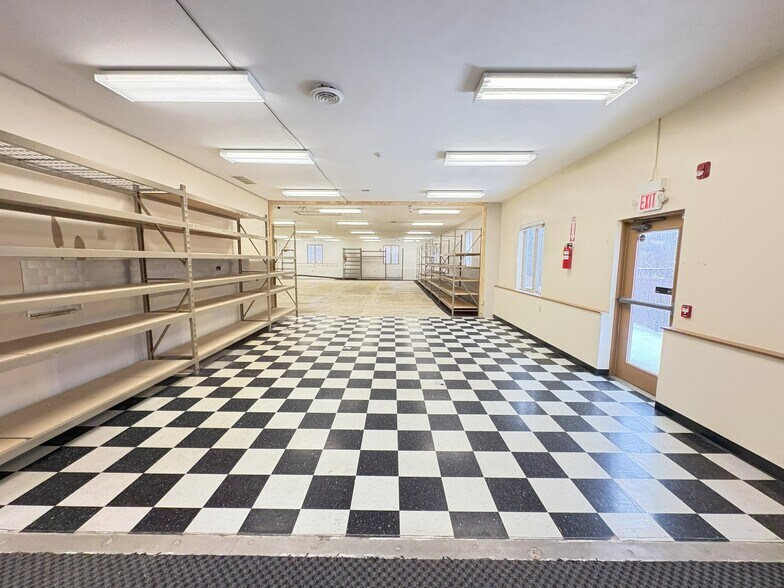 More Photos Of 493 Bev Rd, Youngstown Warehouse For Sale