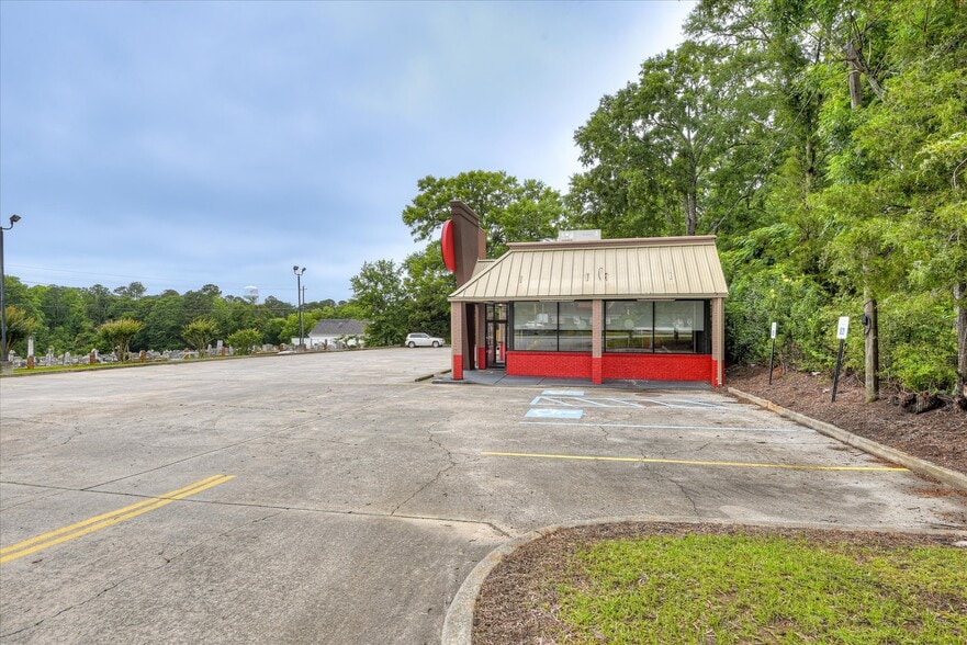 More Photos Of 115 Elm St, Lincolnton Restaurant For Lease