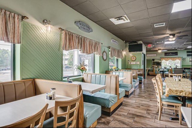 More Photos Of 1900 Oak Tree Rd, Edison Restaurant For Lease