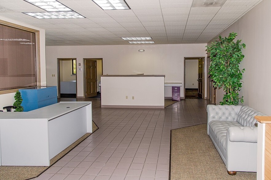 More Photos Of 296 Morris Rd, Schenectady Office For Lease