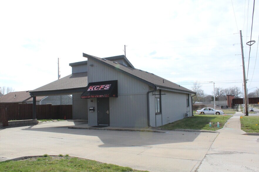 More Photos Of 901 E Loula St, Olathe Office For Lease