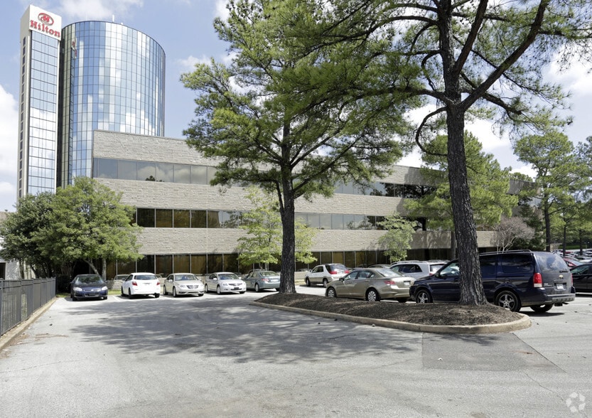 More Photos Of 965 Ridge Lake Blvd, Memphis Office For Lease