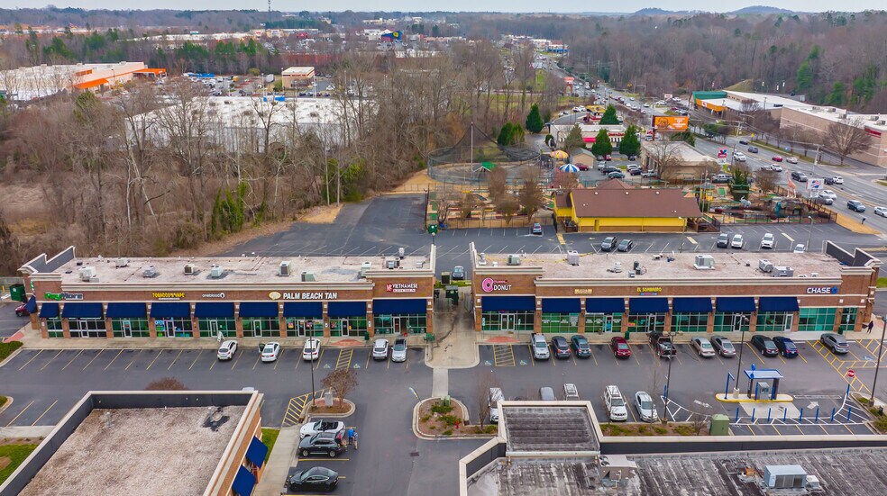 More Photos Of 2524 E Franklin Blvd, Gastonia General Retail For Lease