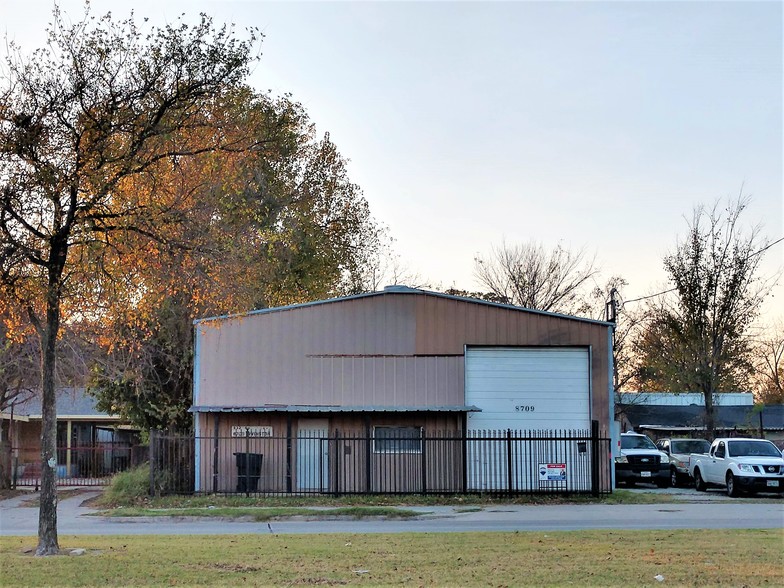 More Photos Of 8709 Irvington Blvd, Houston Warehouse For Sale
