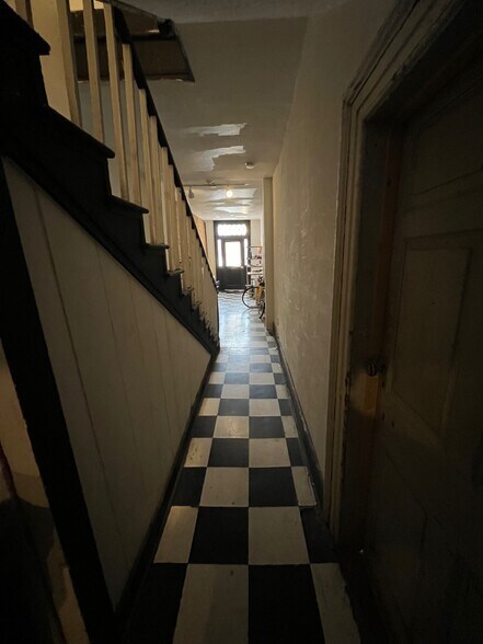 More Photos Of 721 Caroline St, Fredericksburg Storefront For Lease