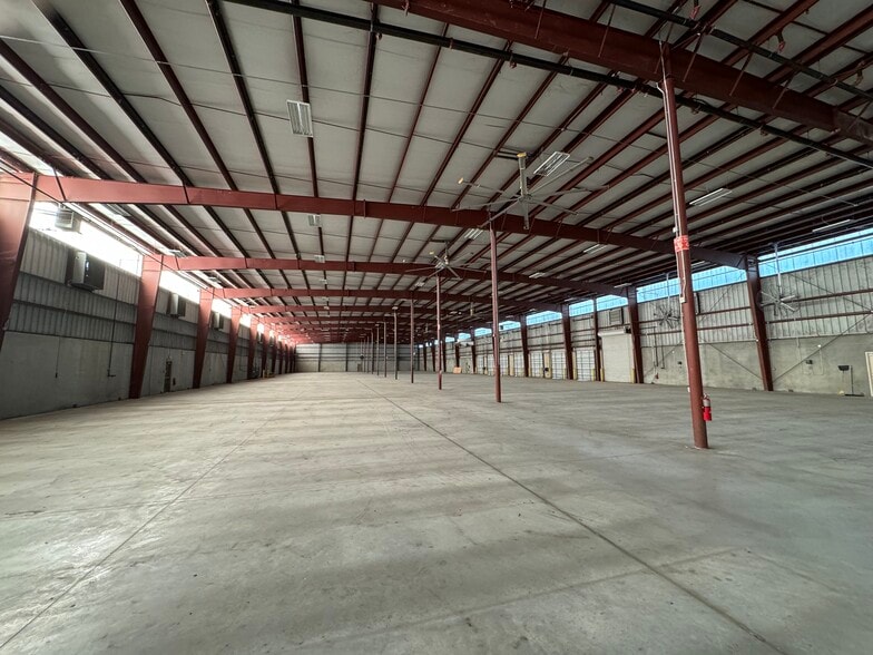 More Photos Of 231 Bourne Blvd, Savannah Warehouse For Lease