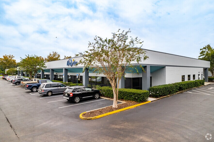 More Photos Of 5730-5892 S Semoran Blvd, Orlando Unknown For Lease