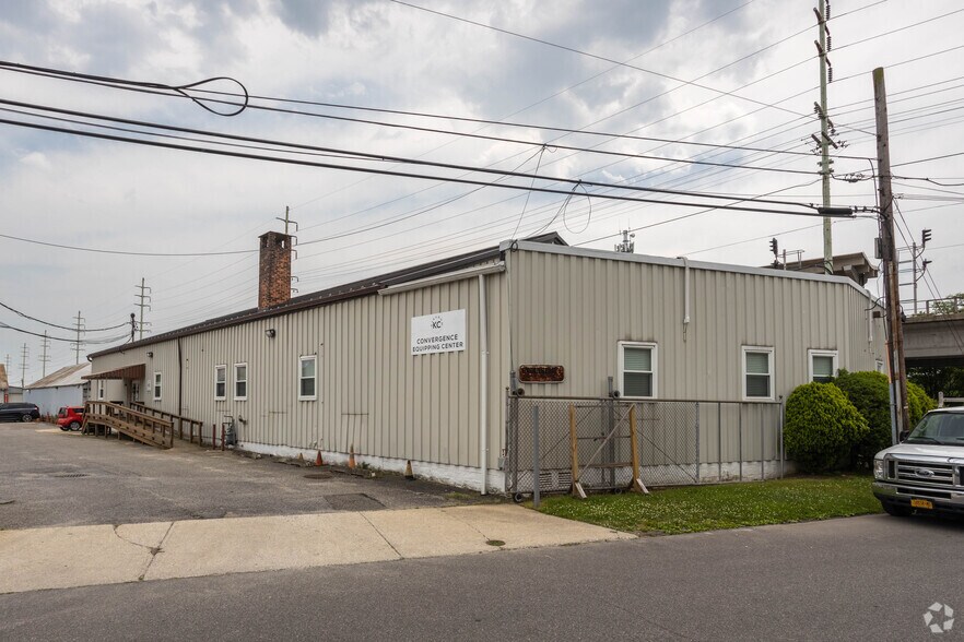 More Photos Of 45 Burch Ave, Amityville Industrial For Sale