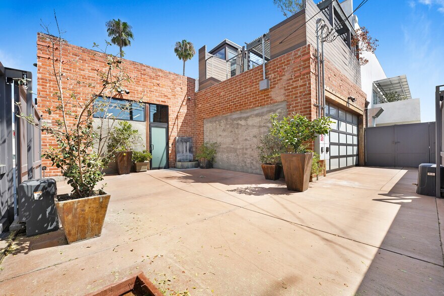 More Photos Of 6122 Washington Blvd, Culver City Office For Sale