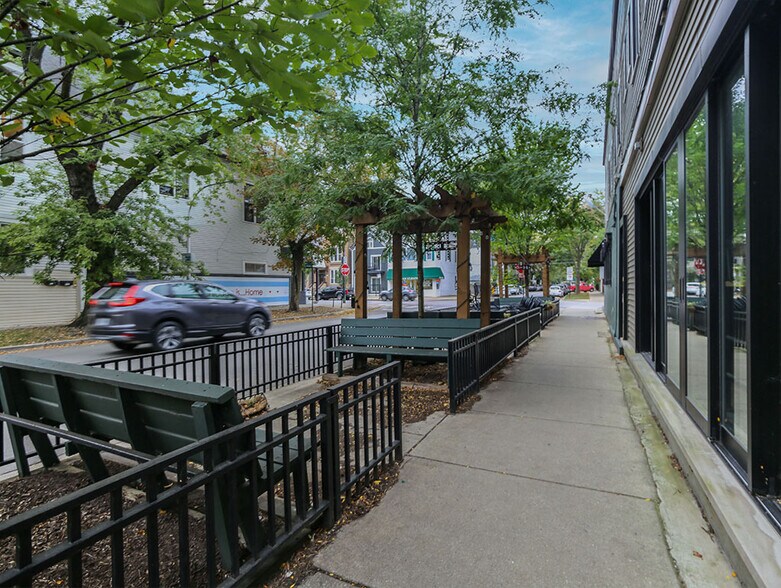 More Photos Of 3258 N Southport Ave, Chicago Restaurant For Lease