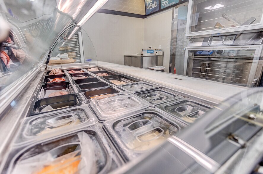 More Photos Of 109 S Park St, Sesser Fast Food For Sale