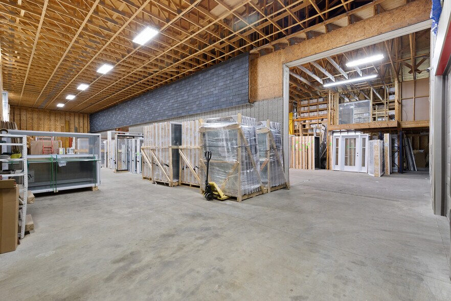 More Photos Of 139 Boul Sir-Wilfrid-Laurier, St-Basile-le-Grand Freestanding For Sale