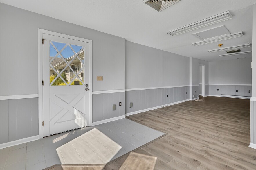 More Photos Of 107 Main St, Hebron Medical For Sale