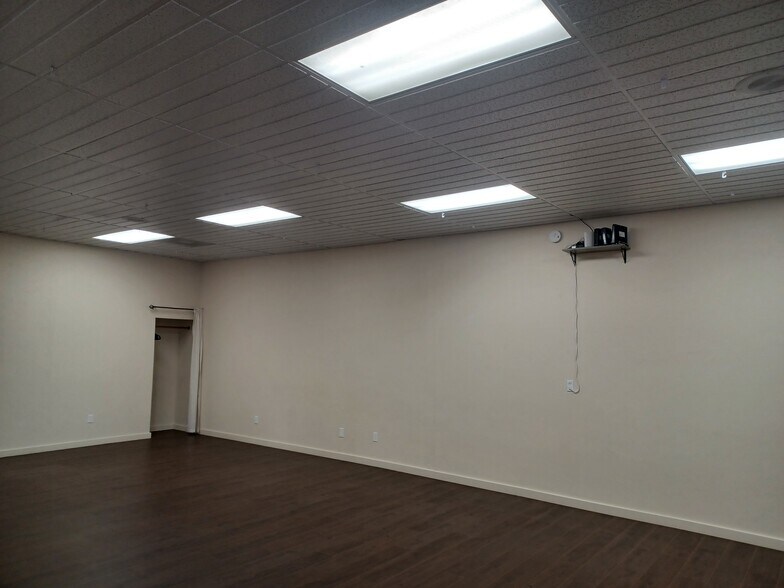 More Photos Of 4035 S 6th St, Klamath Falls General Retail For Sale