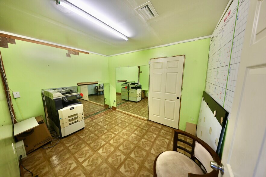 More Photos Of 774-798 W 84th St, Hialeah Warehouse For Lease