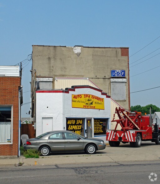 More Photos Of 604 W Xenia Dr, Fairborn Freestanding For Lease