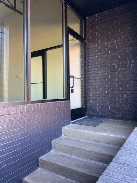 More Photos Of 1352 Chemical St, Dallas Flex For Lease