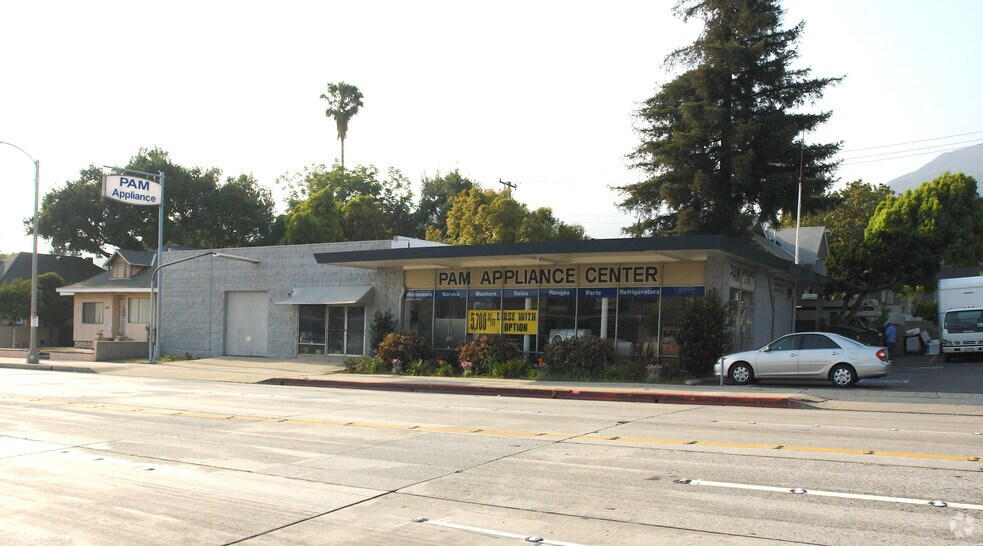 More Photos Of 401-405 W Foothill Blvd, Monrovia Freestanding For Lease