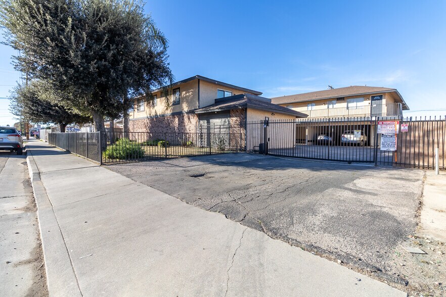 More Photos Of 165 N Hamilton Ave, Hemet Multifamily For Sale