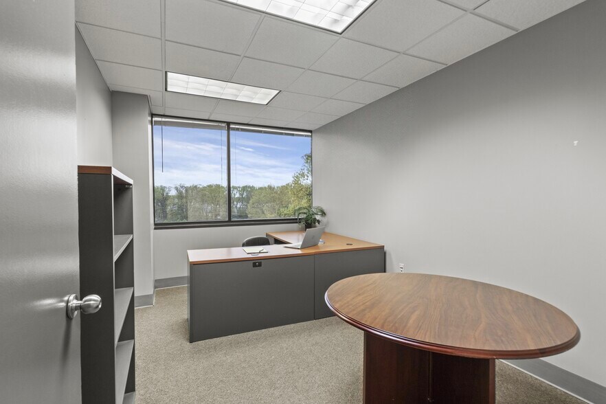 More Photos Of 215 Wynn Dr, Huntsville Office For Lease