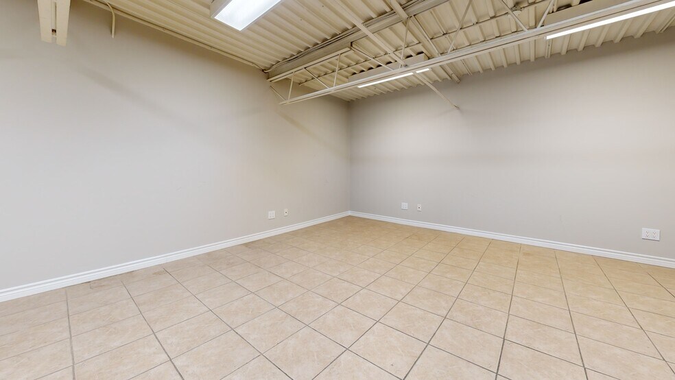 More Photos Of 1333 Boundary Rd, Oshawa Service For Lease