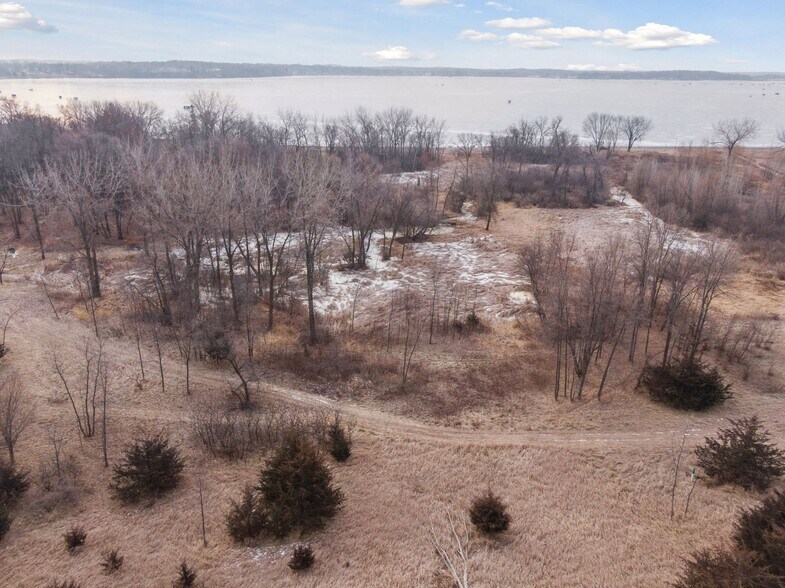 More Photos Of xxx Lake Blvd, Buffalo Apartments For Sale