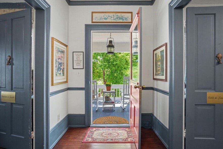 More Photos Of 209 Osborne St, Saint Marys Flex For Sale
