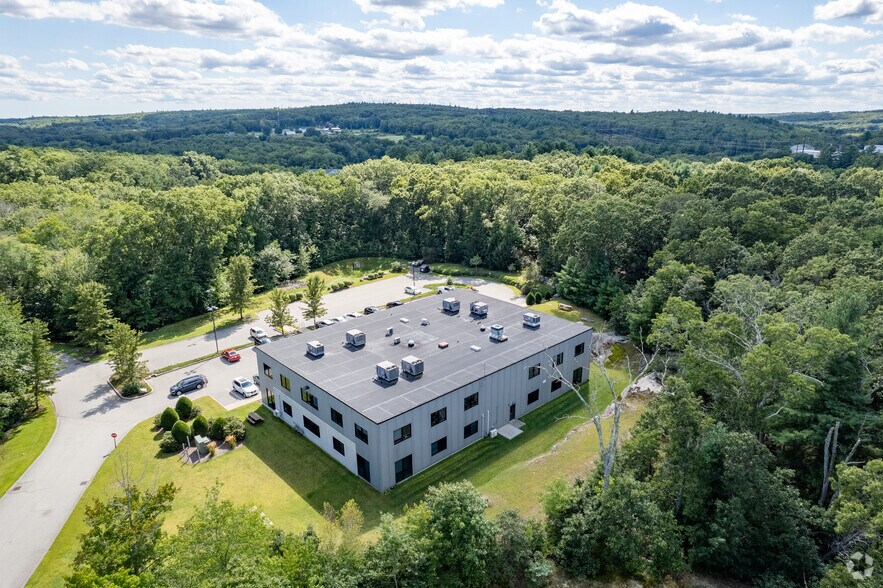 More Photos Of 37 Thurber Blvd, Smithfield Light Manufacturing For Lease