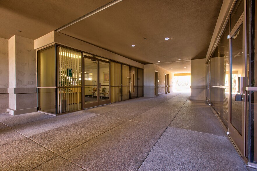 More Photos Of 9746 N 90th Pl, Scottsdale Medical For Sale