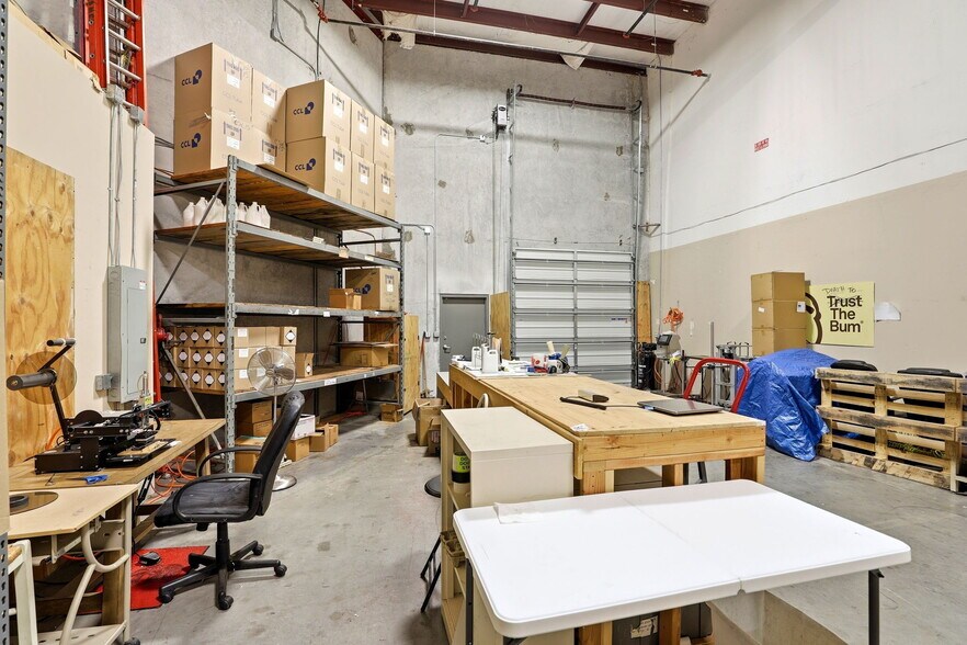 More Photos Of 6881 Kingspointe Pky, Orlando Flex For Sale