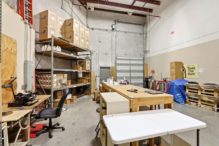 More Photos Of 6881 Kingspointe Pky, Orlando Flex For Sale