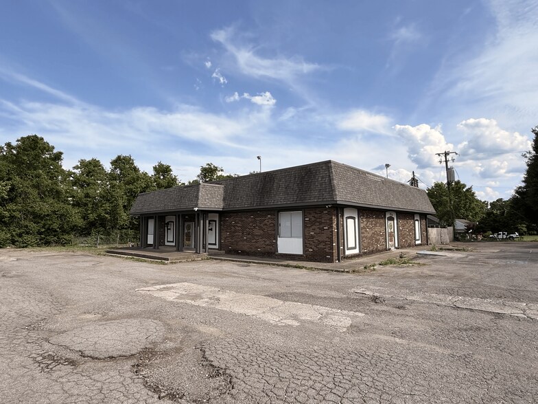 More Photos Of 449 Moss Trl, Goodlettsville Storefront Retail Office For Sale