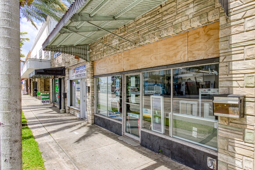 More Photos Of 13-17 N Federal Hwy, Dania Storefront For Sale
