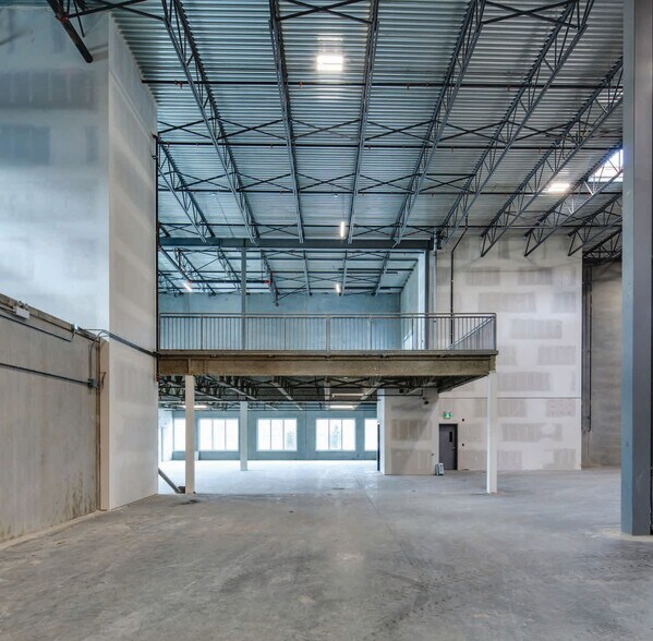 More Photos Of 325 Silver Stream Rd, Kamloops Warehouse For Lease