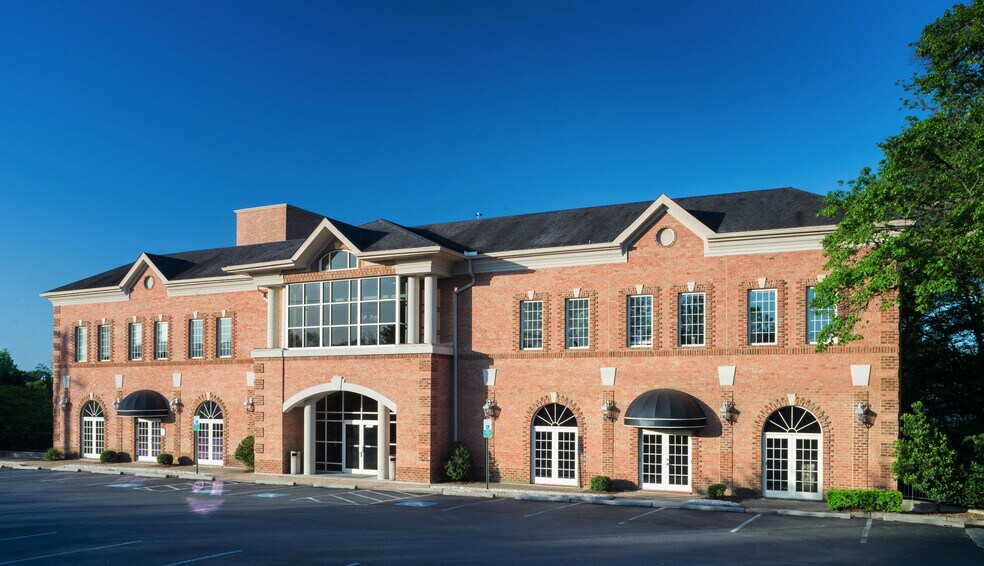 Primary Photo Of 10135 Colvin Run Rd, Great Falls Medical For Sale