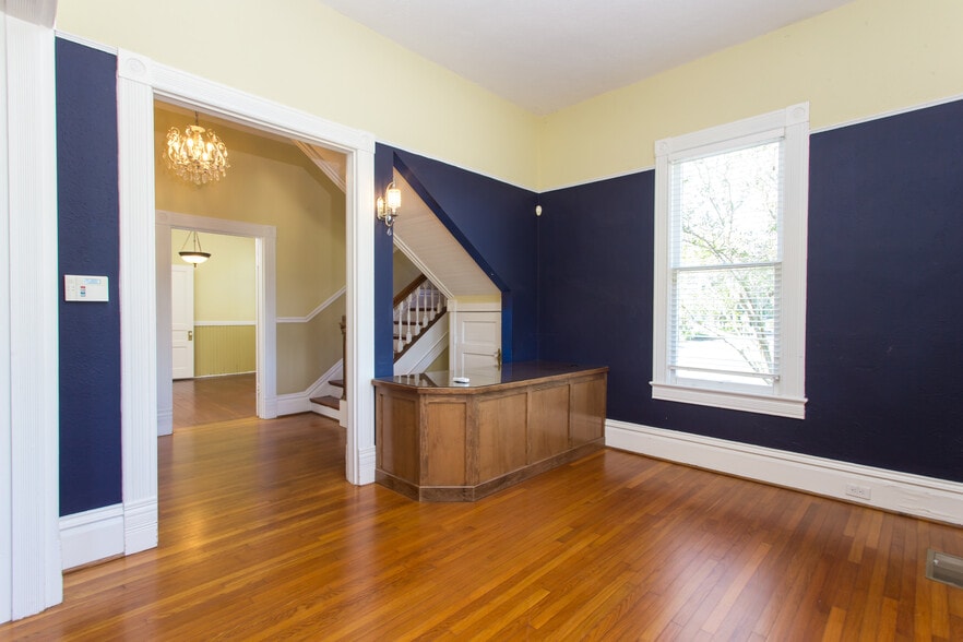 More Photos Of 921 N Palafox St, Pensacola Office For Sale