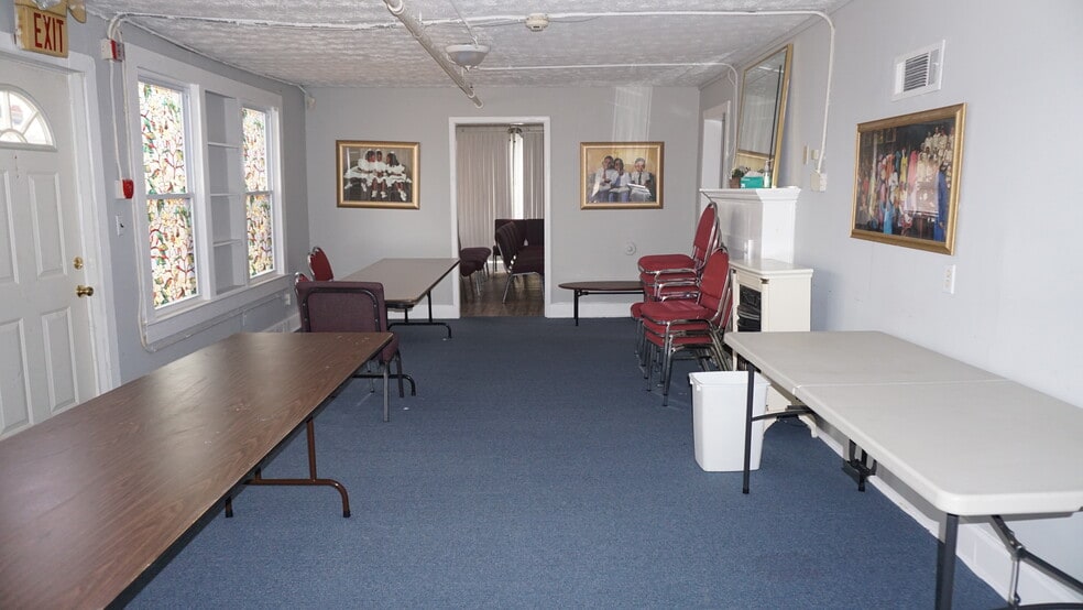More Photos Of 2589-2613 Tilson Rd, Decatur Religious Facility For Lease