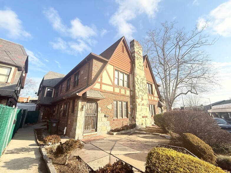 Primary Photo Of 190-17 Crocheron Ave, Flushing Apartments For Sale