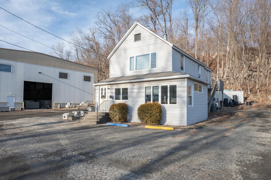 More Photos Of 41 Padanaram Rd, Danbury Manufacturing For Sale